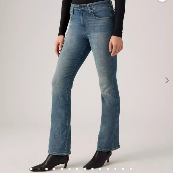 Levi's 725 High Rise Bootcut Women's Jeans NWT - Picture 1 of 5